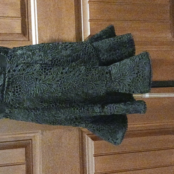 Karina Grimaldi Lila Dress in Black. Size L - Picture 3 of 8